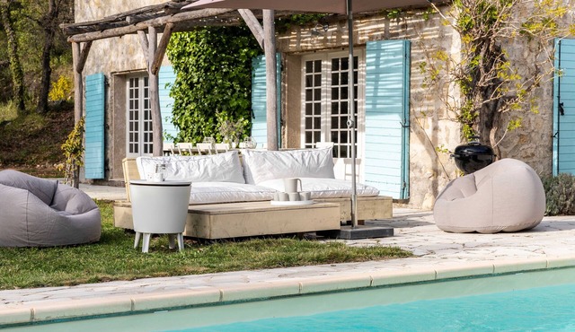 Rural Villa for 8 adults, with heated pool