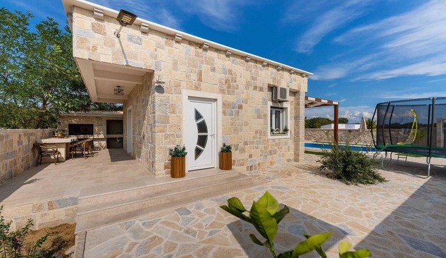 Rural Villa Retreat near Benkovac