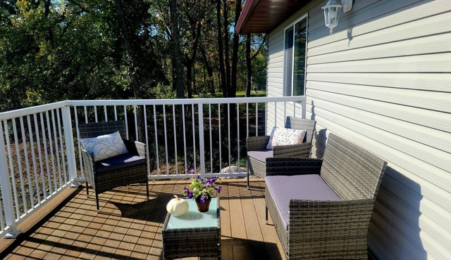 Rush Lake, Lake View retreat. Family size house, spacious parking.