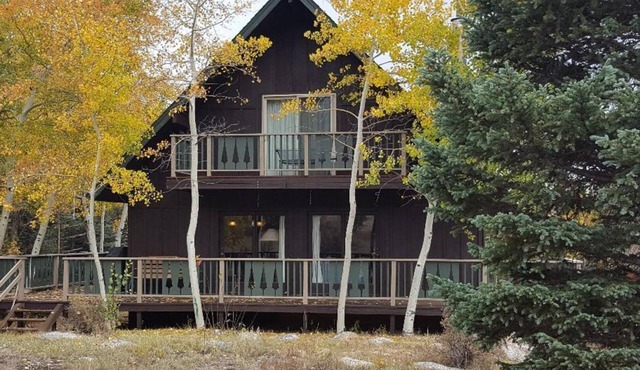 Rushing Creek w/Mountain Views! Perfect Cabin for Family/Couples Getaways!