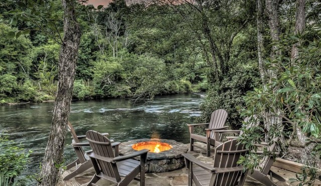 Rushing River Retreat - Waterfront on Toccoa | Hot Tub | Game Room | Modern Luxury