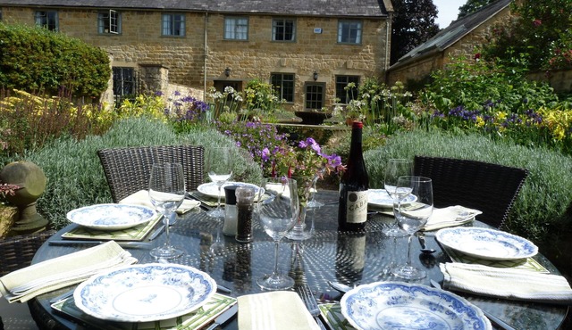 Russell Court Cottage Historic 18th-Century Cotswold Retreat in Central Broadway