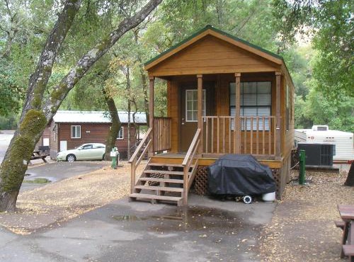 Russian River Camping Resort One-Bedroom Cabin 2