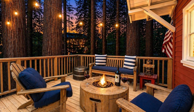 Russian River Retreat w/Hot Tub Near Golf Dog-OK–Little Red House Plus