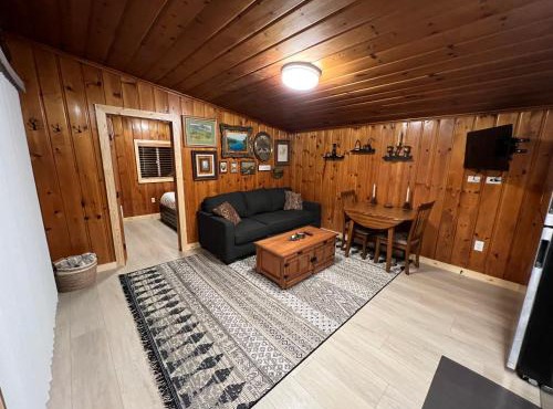 Rustic 1 bd 1 ba Cabin at New Waitts Lake Resort