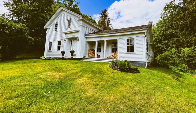 Rustic 1850 Farmhouse and Gardens on 5 acres!