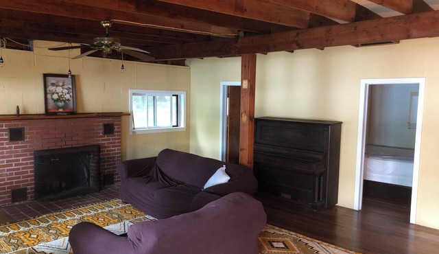 Rustic 2-bedroom cabin on Mountain Lake, Towanda PA