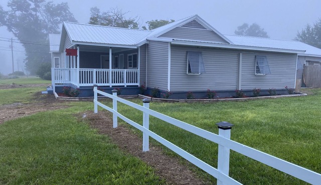 Rustic 4-Suite Home - 30 Mins from Albany GA