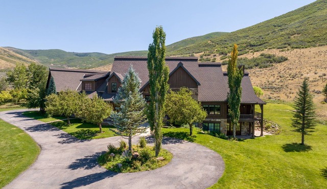 Rustic 8B Estate on 40 acres – 9,900sqft Estate on Private Ranch with 2 Hot Tubs
