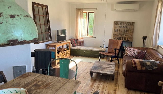 Rustic and close to the beach. In the national park, great surf, bike and hike