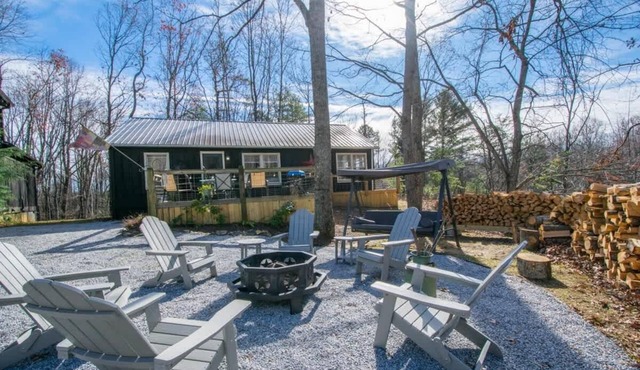Rustic Awesome 4BR Lodge w/Game Room & Fire Pit | Free Tickets