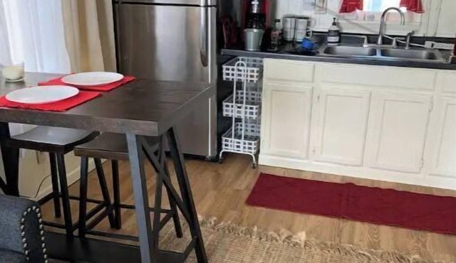 Rustic BG Bungalow at 609 eighth street