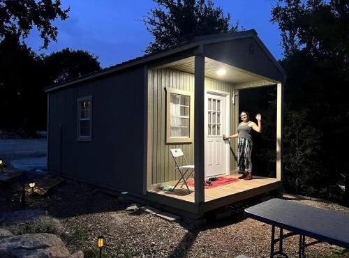 Rustic Cabin for Memorable Glamping Experience in Jacksboro, Texas