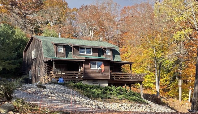 Rustic Cabin in Lake Luzerne - Smith Mtn House