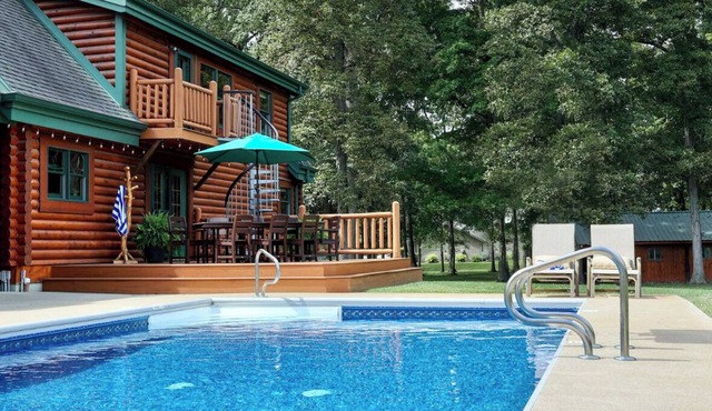 Rustic Cabin Near Bike Path - Seasonal Heated Pool, Hot Tub & Movie Theater