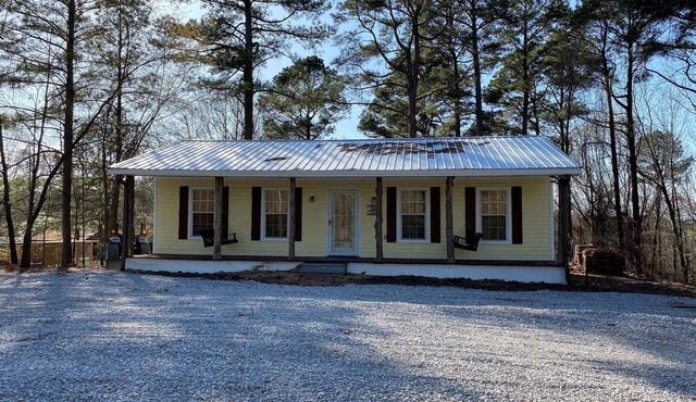 Rustic Cabin near Sardis Lake Boat Ramp