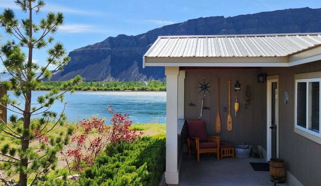 Rustic Cabin on the Columbia river.