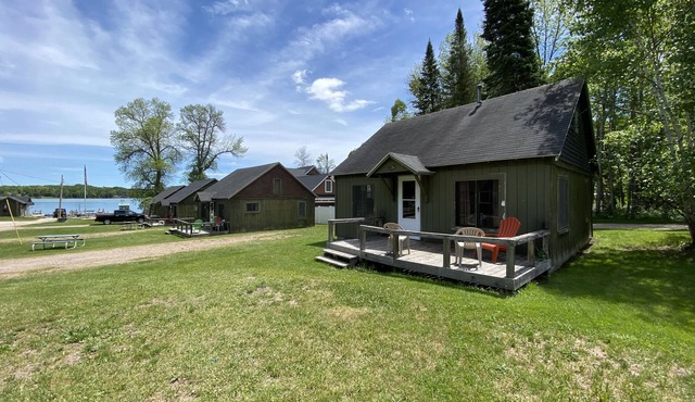 Rustic cabin on the St. Mary's River