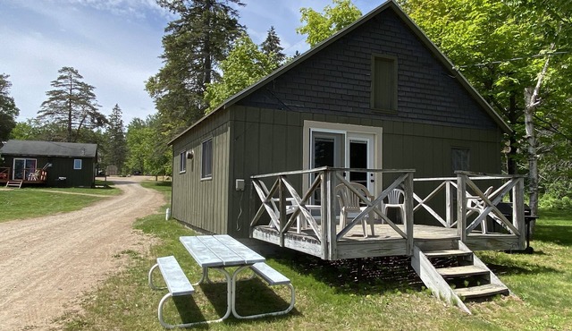 Rustic cabin on the St. Mary's River
