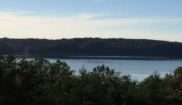Rustic Cabin overlooking Pickwick Lake
