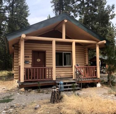 Rustic Cabin Rental in the Tranquil Montana Wilderness near Missoula