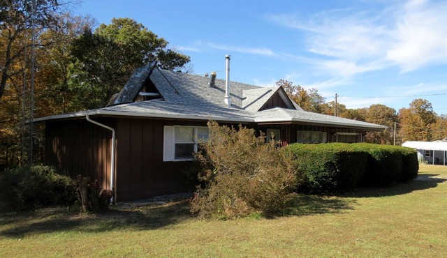Rustic Cabin Rental near Meramec State Park, Missouri
