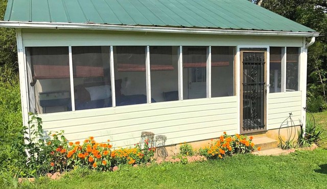Rustic Cabin Rental near the Mark Twain National Forest, Missouri