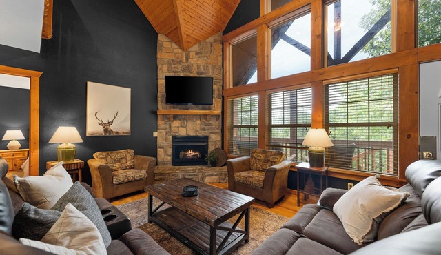 Rustic Cabin with 4 Master Suites by SDC!
