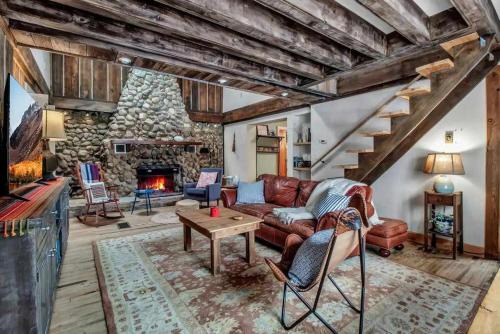 Rustic Cabin Wood Fireplace & Large Deck