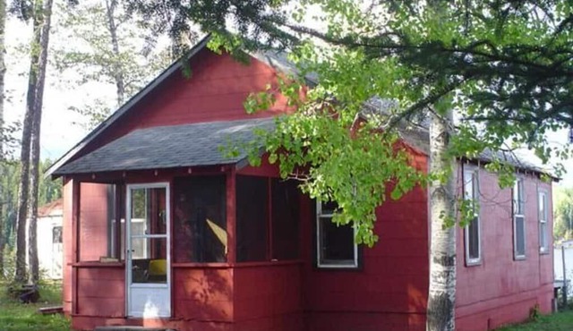 Rustic cabins in Nakina, Ontario. Perfect for ATV/UTV groups or Fishing Trips.