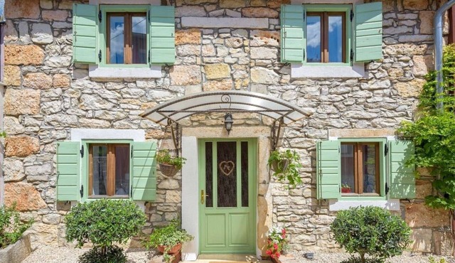 Rustic Casa Dvi Mendule with swimming pool