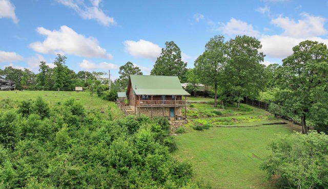Rustic Cedar Roost - Spectacular Views -Family & Pet Friendly -Peaceful Escape