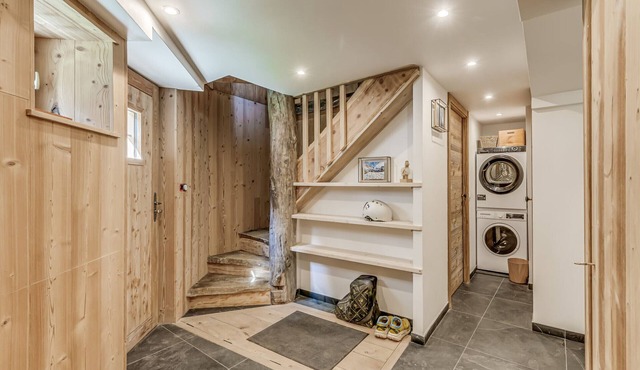 Rustic chalet for 12, 5 rooms, Wifi in Tignes