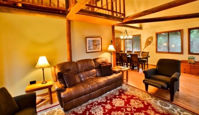 Rustic Chalet Stevens Pass Mount.-Leavenworth-Adv.