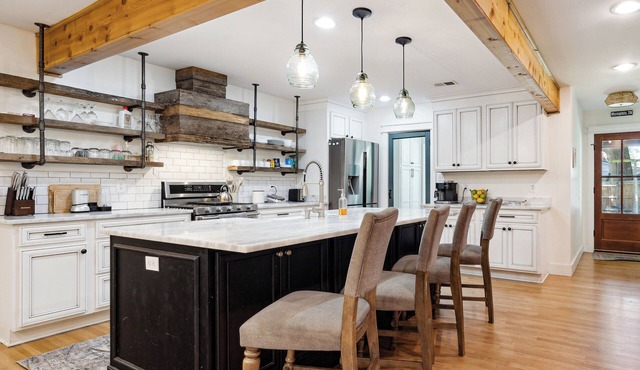 Rustic Charm~Memphis' One & Only