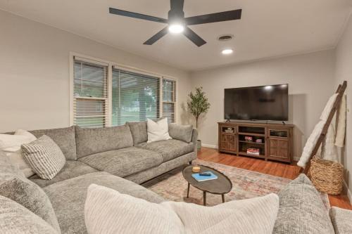 Rustic Charm Owasso | 2BR Big Backyard Near Tulsa