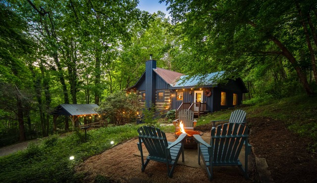 Rustic Charm with New Appliances - Fire Pit - Hot Tub and 8 minutes to APP State