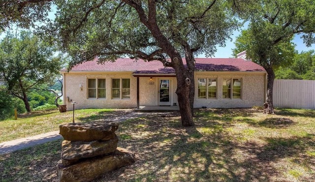 Rustic-Chic 2BR Casita Sleeps 10 Brazos River Views Mineral Wells