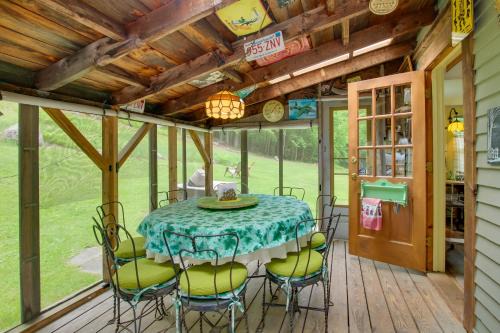 Rustic-Chic Cottage w/Yard & Grill - Near Hiking!