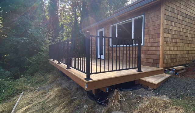 Rustic Chic cottage with views of Mt. Rainer, sunrises and moonrises