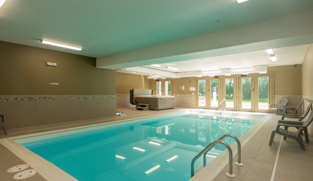 Rustic-Chic Retreat w/Hot Tubs & Indoor Pool