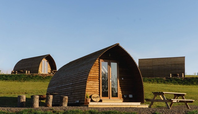 Rustic Coastal Cabin with Wood Fired Hot Tub