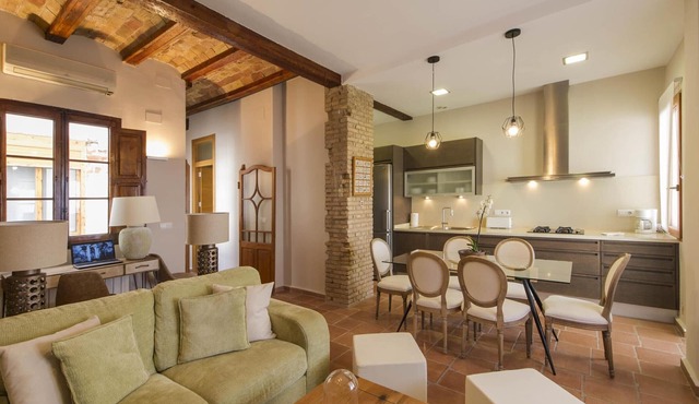 Rustic Contemporary Apartment in Ruzafa, Heart of Valencia