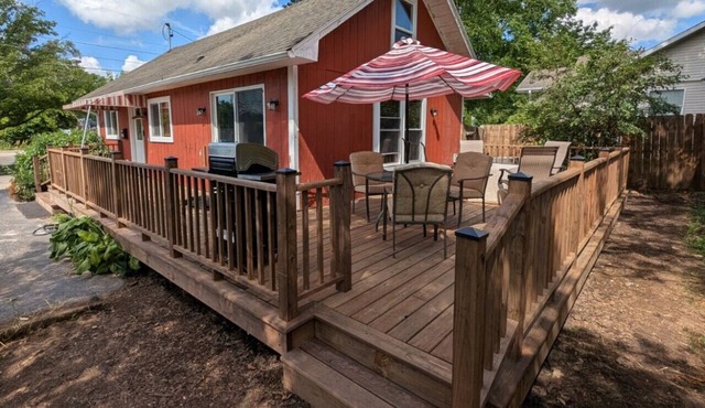 Rustic Cottage Downtown Twin Lakes