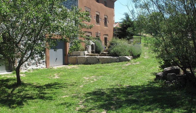 Rustic cottage in Allier with wood stove
