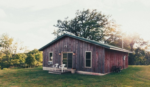 Rustic cottage in river valley with access to hiking and mountain biking trails