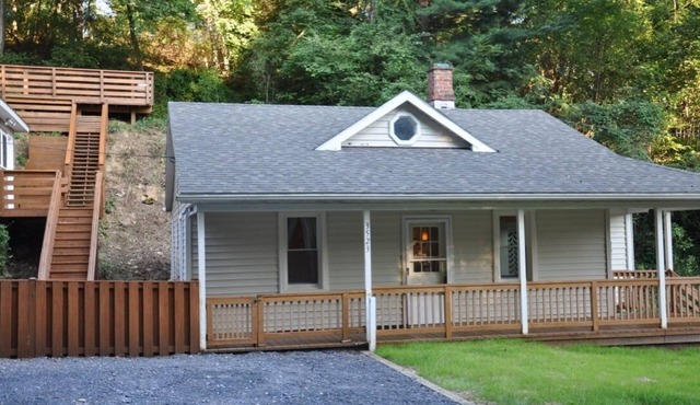 Rustic Cottage near the Potomac River