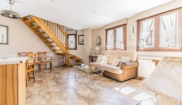 Rustic Duplex in the Pyrenees - Garden & Parking