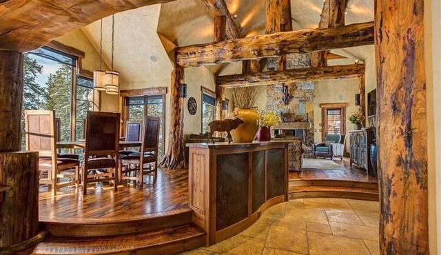 Rustic-elegance wrapped in custom mountain luxury, steps from Baldy Hiking Trail and shuttle stop