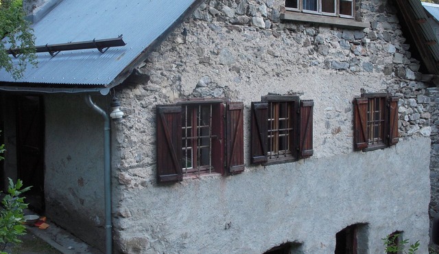 Rustic family home in the Parc des Écrins in the village of Valsenestre